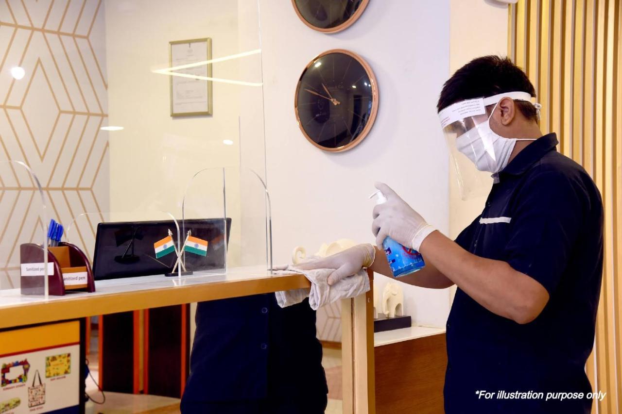 Hotel Vaccinated Staff - Oyo 15973 F Square à Kochi Extérieur photo