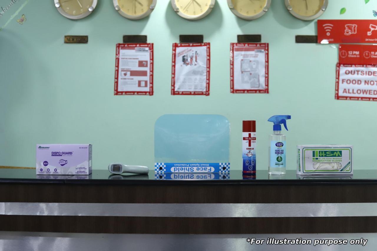 Hotel Vaccinated Staff - Oyo 15973 F Square à Kochi Extérieur photo